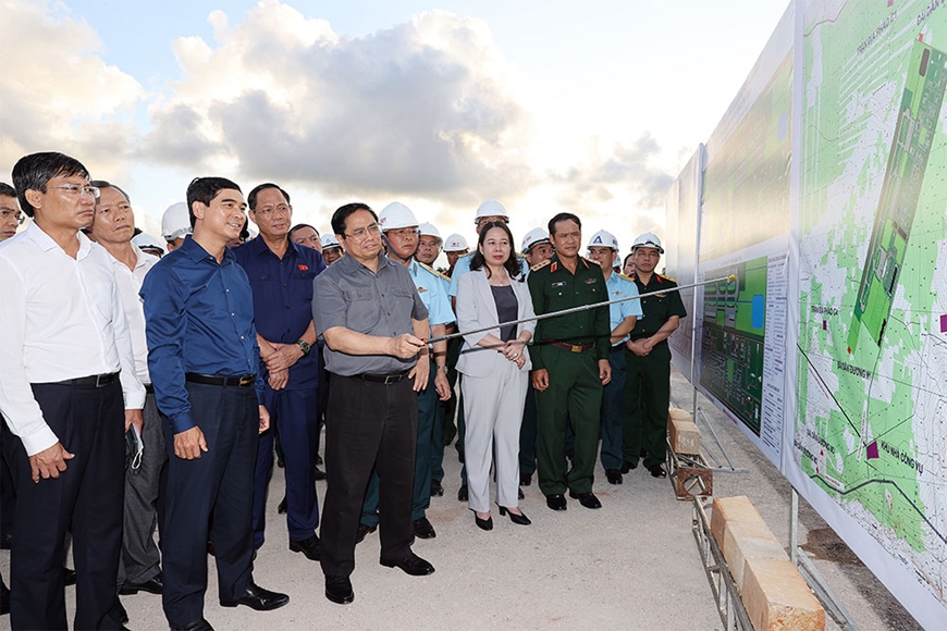 Thủ tướng Phạm Minh Chính kiểm tra các công trình hạ tầng trọng điểm tại tỉnh Bình Thuận